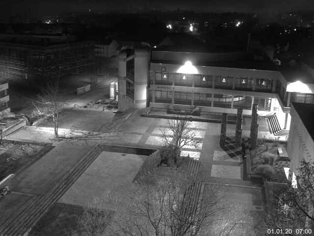 Foto der Webcam: Verwaltungsgebäude, Innenhof mit Audimax, Hörsaal-Gebäude 1