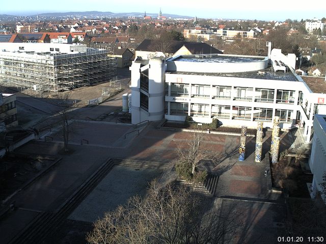 Foto der Webcam: Verwaltungsgebäude, Innenhof mit Audimax, Hörsaal-Gebäude 1