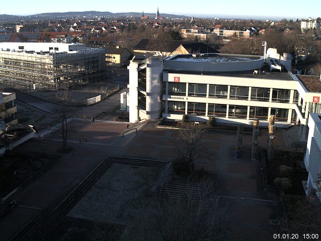 Foto der Webcam: Verwaltungsgebäude, Innenhof mit Audimax, Hörsaal-Gebäude 1