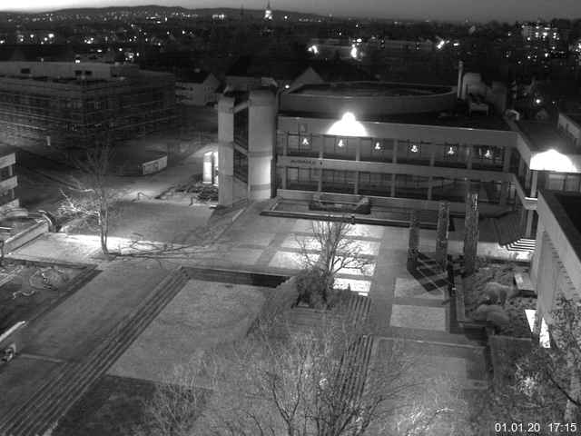 Foto der Webcam: Verwaltungsgebäude, Innenhof mit Audimax, Hörsaal-Gebäude 1