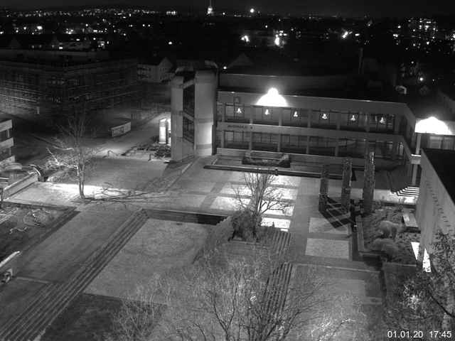 Foto der Webcam: Verwaltungsgebäude, Innenhof mit Audimax, Hörsaal-Gebäude 1