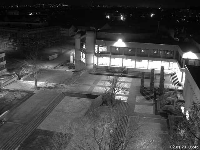 Foto der Webcam: Verwaltungsgebäude, Innenhof mit Audimax, Hörsaal-Gebäude 1