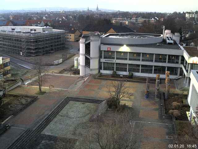 Foto der Webcam: Verwaltungsgebäude, Innenhof mit Audimax, Hörsaal-Gebäude 1