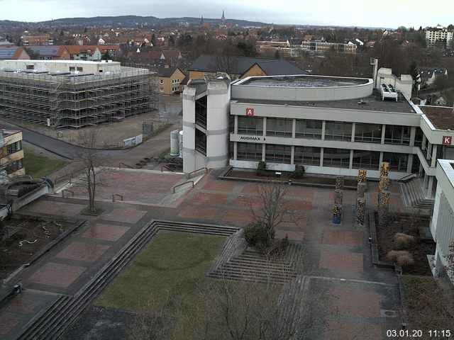 Foto der Webcam: Verwaltungsgebäude, Innenhof mit Audimax, Hörsaal-Gebäude 1