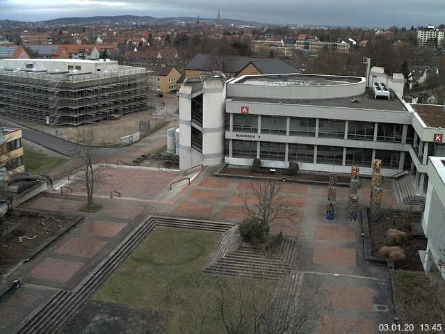 Foto der Webcam: Verwaltungsgebäude, Innenhof mit Audimax, Hörsaal-Gebäude 1