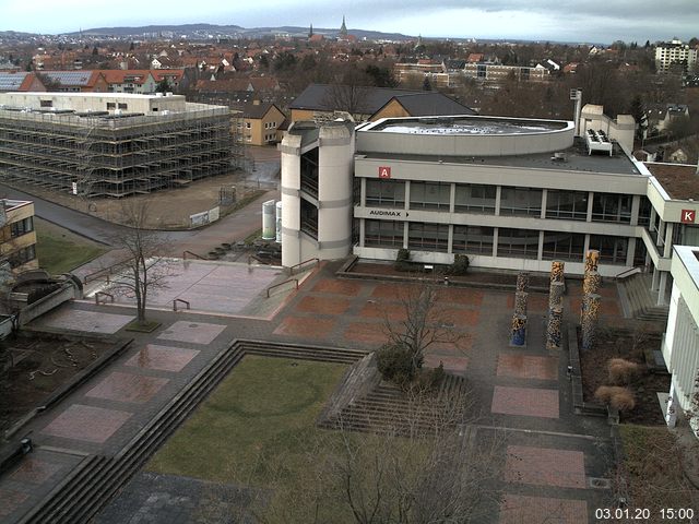 Foto der Webcam: Verwaltungsgebäude, Innenhof mit Audimax, Hörsaal-Gebäude 1