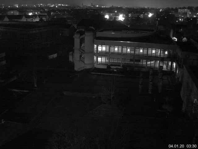 Foto der Webcam: Verwaltungsgebäude, Innenhof mit Audimax, Hörsaal-Gebäude 1