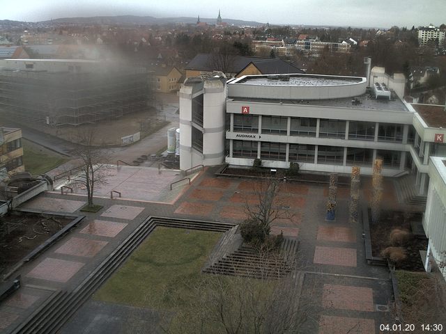 Foto der Webcam: Verwaltungsgebäude, Innenhof mit Audimax, Hörsaal-Gebäude 1