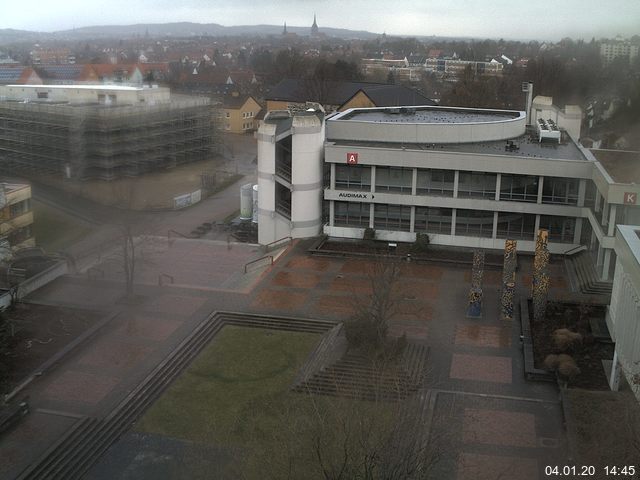 Foto der Webcam: Verwaltungsgebäude, Innenhof mit Audimax, Hörsaal-Gebäude 1