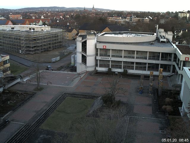 Foto der Webcam: Verwaltungsgebäude, Innenhof mit Audimax, Hörsaal-Gebäude 1