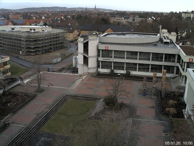 Foto der Webcam: Verwaltungsgebäude, Innenhof mit Audimax, Hörsaal-Gebäude 1