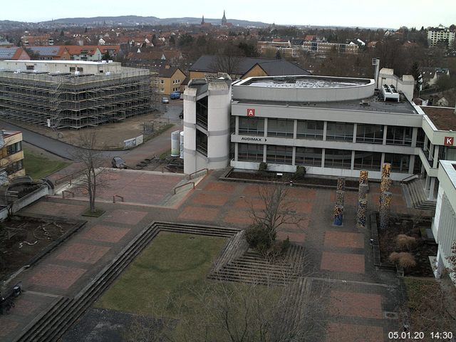 Foto der Webcam: Verwaltungsgebäude, Innenhof mit Audimax, Hörsaal-Gebäude 1