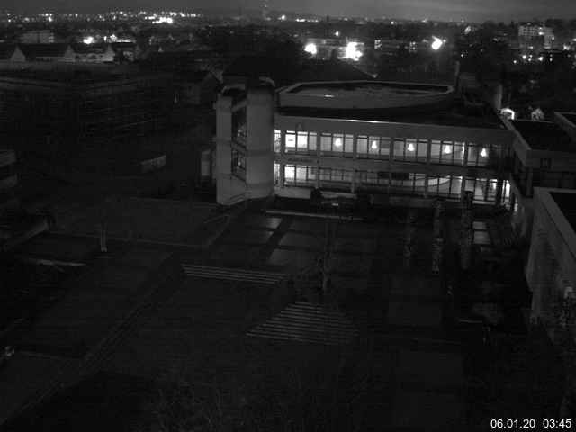 Foto der Webcam: Verwaltungsgebäude, Innenhof mit Audimax, Hörsaal-Gebäude 1