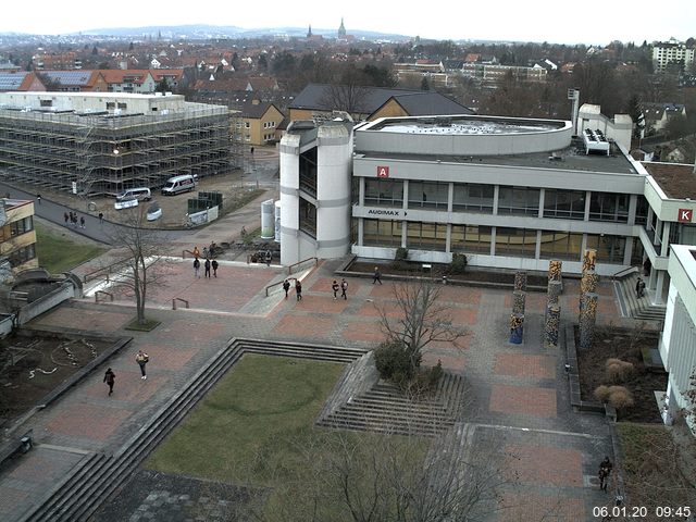 Foto der Webcam: Verwaltungsgebäude, Innenhof mit Audimax, Hörsaal-Gebäude 1