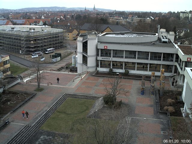 Foto der Webcam: Verwaltungsgebäude, Innenhof mit Audimax, Hörsaal-Gebäude 1