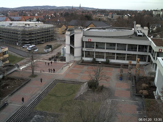 Foto der Webcam: Verwaltungsgebäude, Innenhof mit Audimax, Hörsaal-Gebäude 1