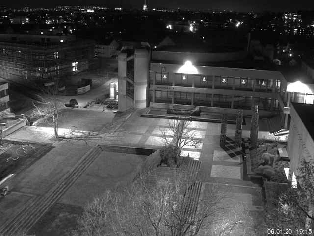 Foto der Webcam: Verwaltungsgebäude, Innenhof mit Audimax, Hörsaal-Gebäude 1