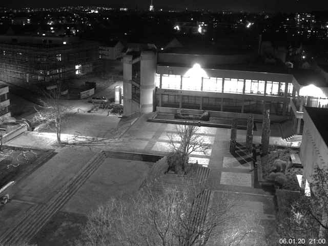 Foto der Webcam: Verwaltungsgebäude, Innenhof mit Audimax, Hörsaal-Gebäude 1