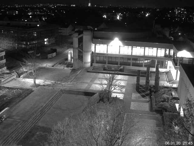 Foto der Webcam: Verwaltungsgebäude, Innenhof mit Audimax, Hörsaal-Gebäude 1