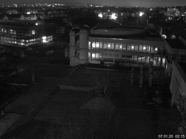 Foto der Webcam: Verwaltungsgebäude, Innenhof mit Audimax, Hörsaal-Gebäude 1