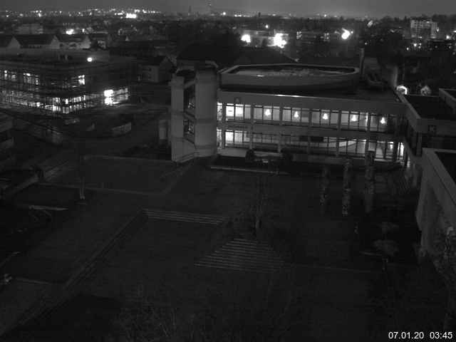 Foto der Webcam: Verwaltungsgebäude, Innenhof mit Audimax, Hörsaal-Gebäude 1