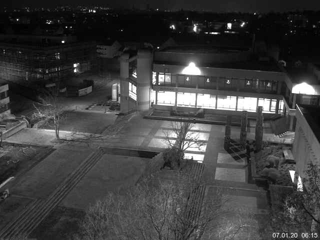 Foto der Webcam: Verwaltungsgebäude, Innenhof mit Audimax, Hörsaal-Gebäude 1