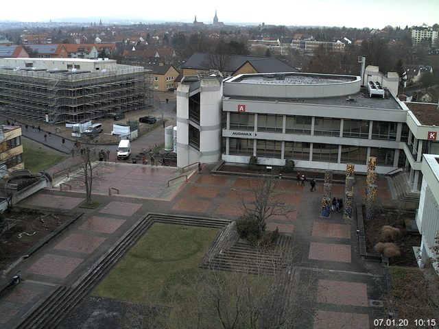 Foto der Webcam: Verwaltungsgebäude, Innenhof mit Audimax, Hörsaal-Gebäude 1