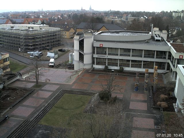 Foto der Webcam: Verwaltungsgebäude, Innenhof mit Audimax, Hörsaal-Gebäude 1