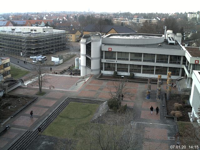 Foto der Webcam: Verwaltungsgebäude, Innenhof mit Audimax, Hörsaal-Gebäude 1