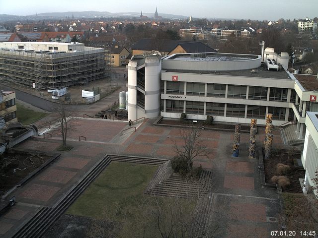 Foto der Webcam: Verwaltungsgebäude, Innenhof mit Audimax, Hörsaal-Gebäude 1