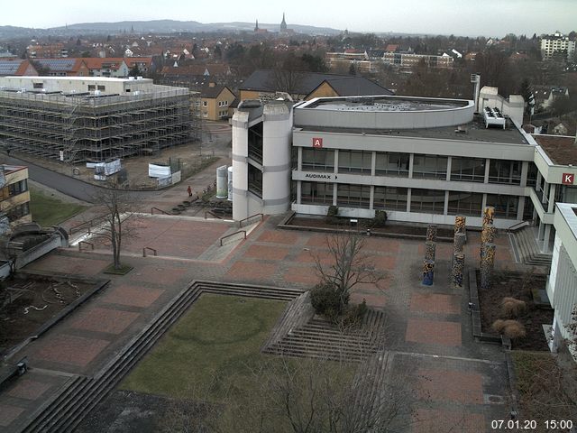 Foto der Webcam: Verwaltungsgebäude, Innenhof mit Audimax, Hörsaal-Gebäude 1