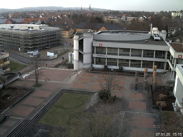 Foto der Webcam: Verwaltungsgebäude, Innenhof mit Audimax, Hörsaal-Gebäude 1