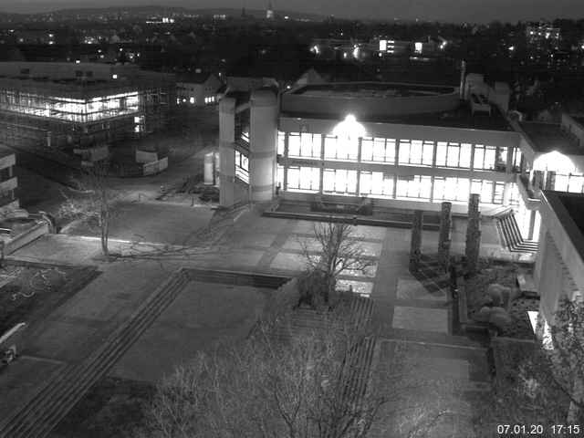 Foto der Webcam: Verwaltungsgebäude, Innenhof mit Audimax, Hörsaal-Gebäude 1