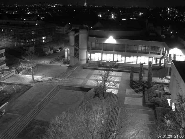 Foto der Webcam: Verwaltungsgebäude, Innenhof mit Audimax, Hörsaal-Gebäude 1