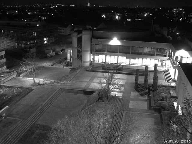 Foto der Webcam: Verwaltungsgebäude, Innenhof mit Audimax, Hörsaal-Gebäude 1