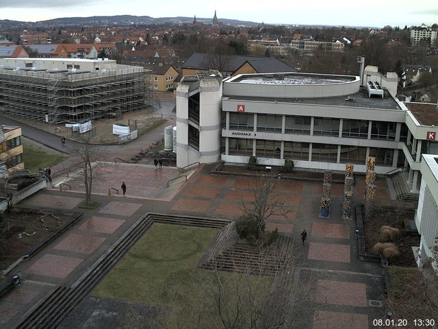 Foto der Webcam: Verwaltungsgebäude, Innenhof mit Audimax, Hörsaal-Gebäude 1