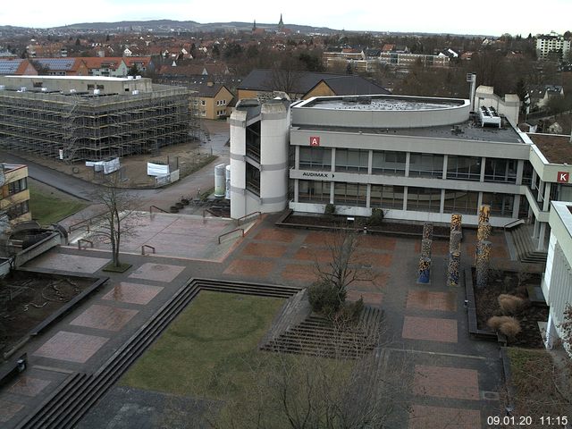 Foto der Webcam: Verwaltungsgebäude, Innenhof mit Audimax, Hörsaal-Gebäude 1