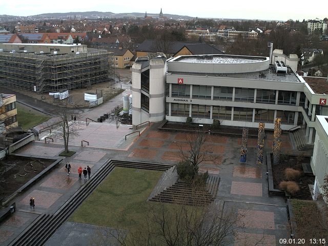 Foto der Webcam: Verwaltungsgebäude, Innenhof mit Audimax, Hörsaal-Gebäude 1