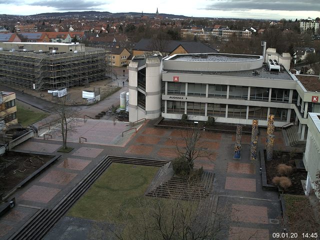 Foto der Webcam: Verwaltungsgebäude, Innenhof mit Audimax, Hörsaal-Gebäude 1