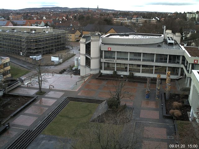 Foto der Webcam: Verwaltungsgebäude, Innenhof mit Audimax, Hörsaal-Gebäude 1