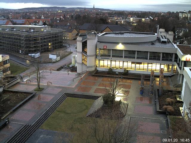 Foto der Webcam: Verwaltungsgebäude, Innenhof mit Audimax, Hörsaal-Gebäude 1