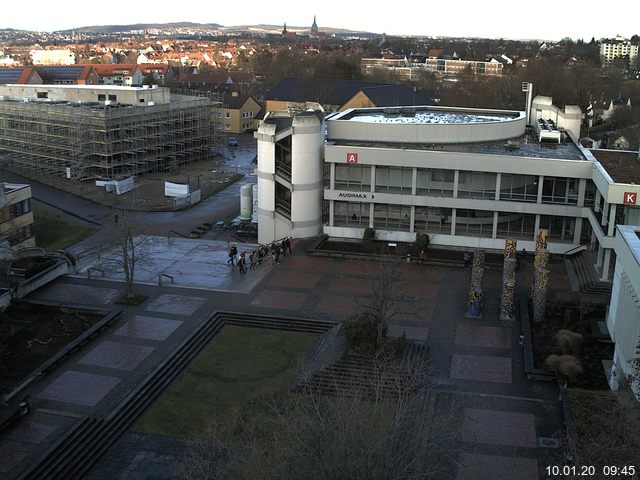 Foto der Webcam: Verwaltungsgebäude, Innenhof mit Audimax, Hörsaal-Gebäude 1