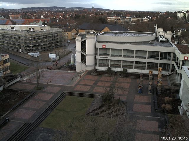 Foto der Webcam: Verwaltungsgebäude, Innenhof mit Audimax, Hörsaal-Gebäude 1