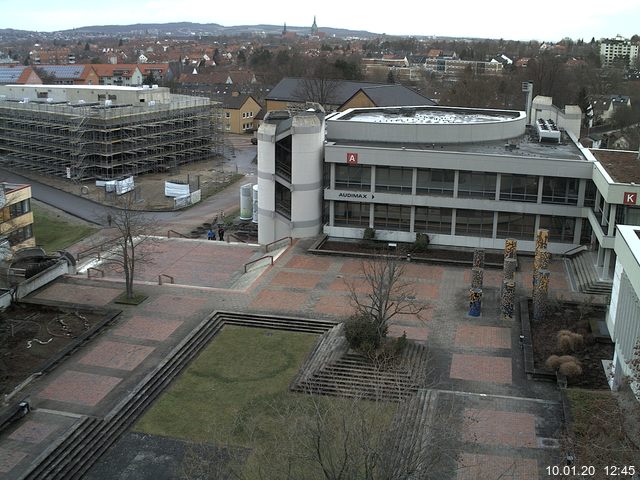 Foto der Webcam: Verwaltungsgebäude, Innenhof mit Audimax, Hörsaal-Gebäude 1