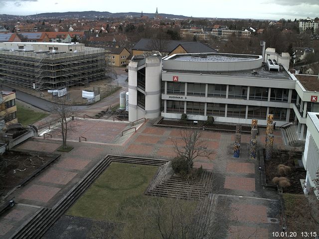 Foto der Webcam: Verwaltungsgebäude, Innenhof mit Audimax, Hörsaal-Gebäude 1