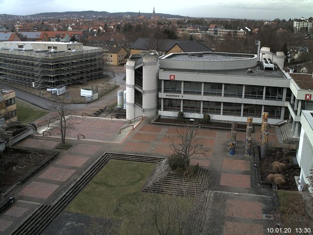 Foto der Webcam: Verwaltungsgebäude, Innenhof mit Audimax, Hörsaal-Gebäude 1