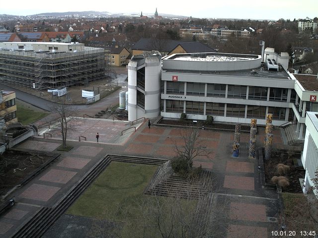 Foto der Webcam: Verwaltungsgebäude, Innenhof mit Audimax, Hörsaal-Gebäude 1