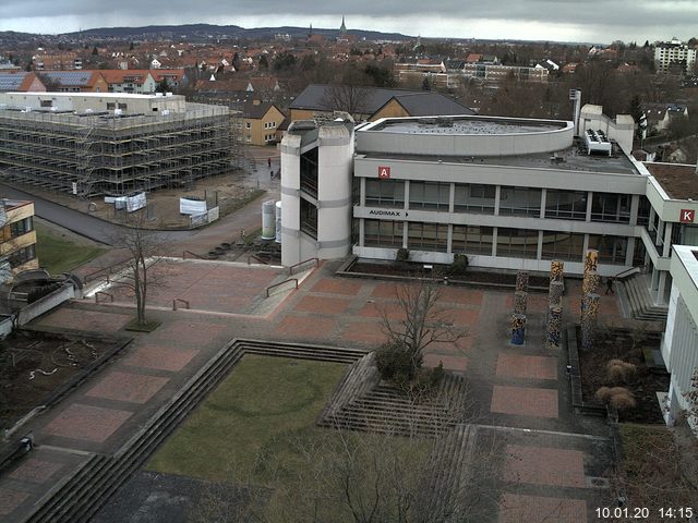 Foto der Webcam: Verwaltungsgebäude, Innenhof mit Audimax, Hörsaal-Gebäude 1