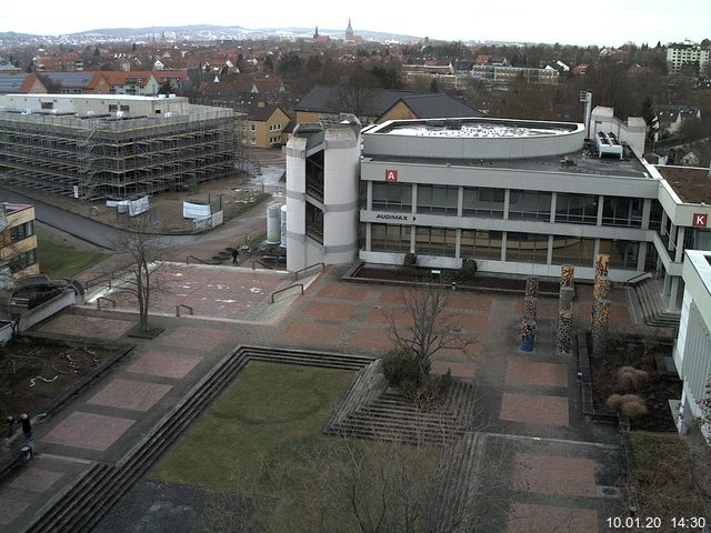 Foto der Webcam: Verwaltungsgebäude, Innenhof mit Audimax, Hörsaal-Gebäude 1