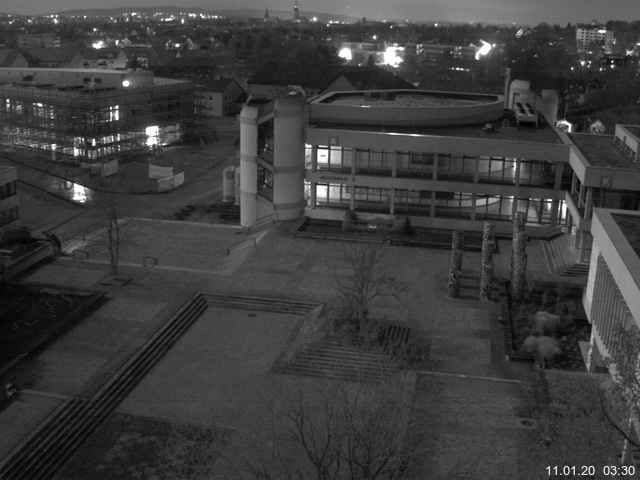 Foto der Webcam: Verwaltungsgebäude, Innenhof mit Audimax, Hörsaal-Gebäude 1